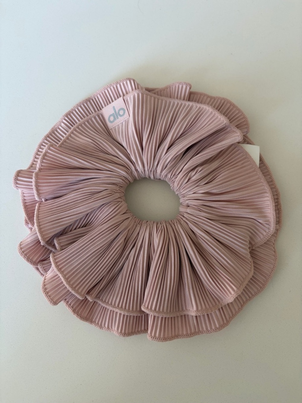 ALO Yoga Micro Plisse Oversize Scrunchie
